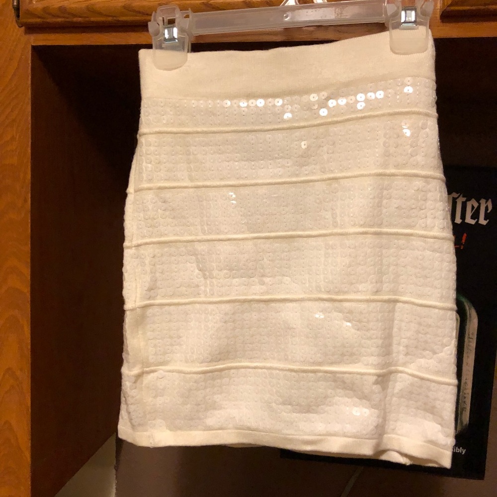 Mini skirt - Picture 2 of 2